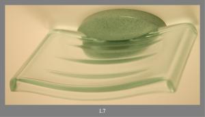 SOAP DISH IN TRANSPARENT PLASTIC GREEN