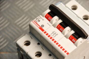 Interruttore magnetotermico modulare F83/16