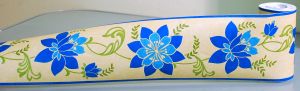 BORDER ADHESIVE WITH BLUE FLOWER